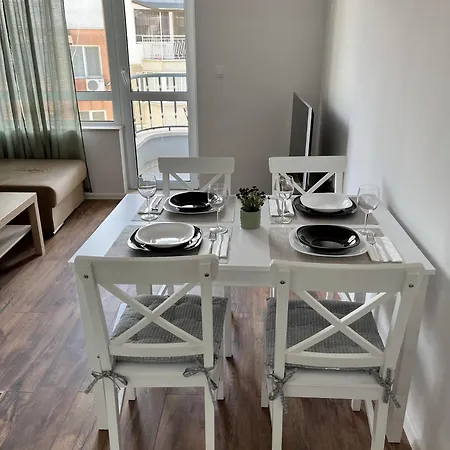 公寓 Cosy, Fully Renovated 2bd Near The Cathedral 瓦爾納