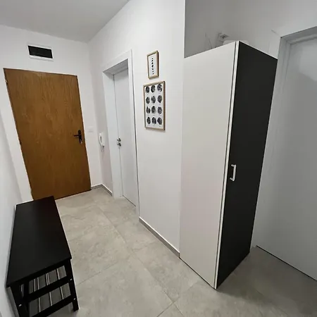 Cosy, Fully Renovated 2bd Near The Cathedral 瓦爾納