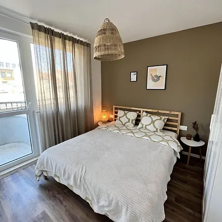 公寓 Cosy, Fully Renovated 2bd Near The Cathedral 瓦爾納