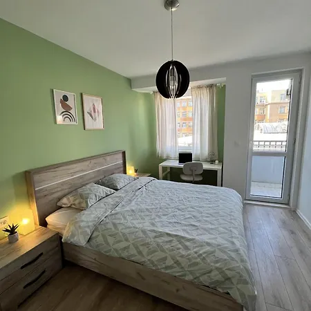 Cosy, Fully Renovated 2bd Near The Cathedral 瓦爾納