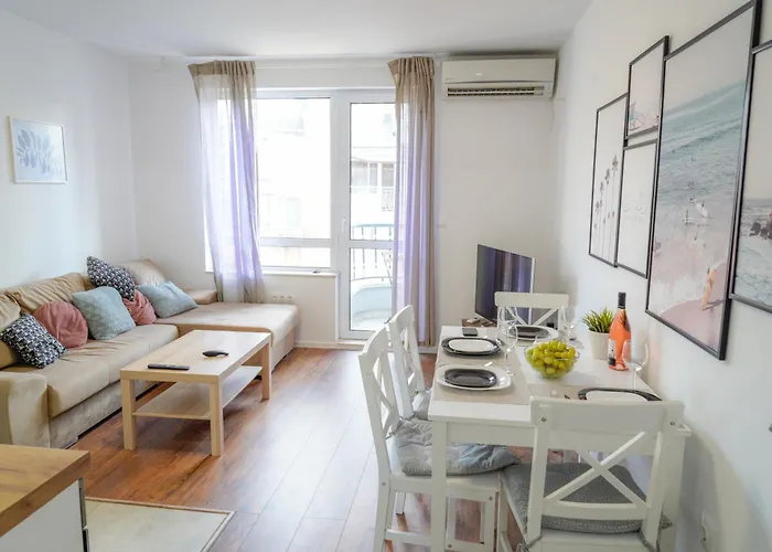 Cosy, Fully Renovated 2bd Near The Cathedral Διαμέρισμα