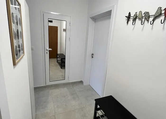 Διαμέρισμα Cosy, Fully Renovated 2bd Near The Cathedral