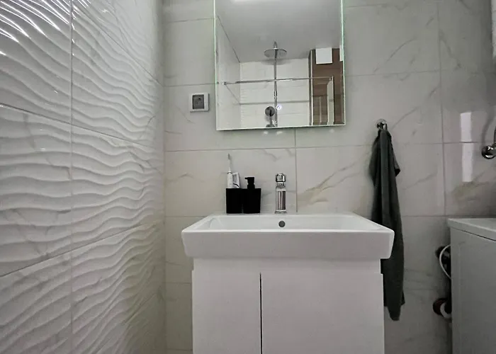 Διαμέρισμα Cosy, Fully Renovated 2bd Near The Cathedral Βάρνα