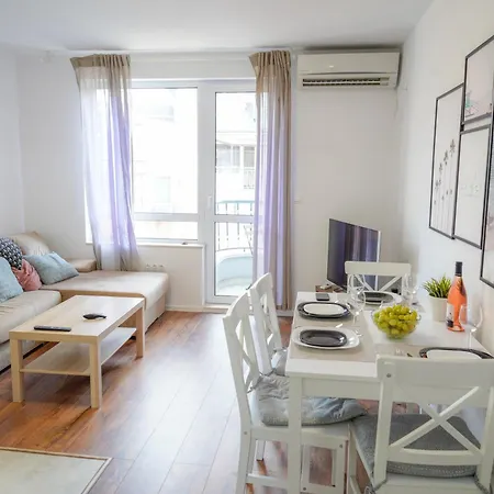 Cosy, Fully Renovated 2bd Near The Cathedral Apartman