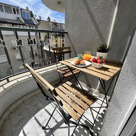 Cosy, Fully Renovated 2bd Near The Cathedral Апартамент