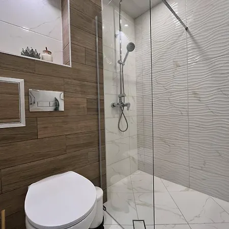 Апартамент Cosy, Fully Renovated 2bd Near The Cathedral *